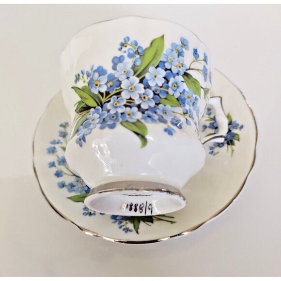 Royal Windsor England Bone China Cup & Saucer-Blue Forgrt Me Nots 1950's - Picture 5 of 13